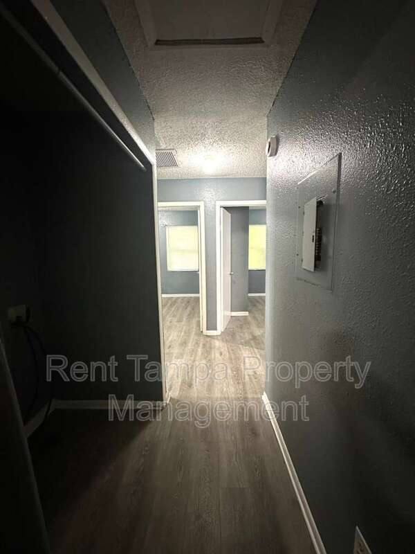 House for rent at 8304 N Mulberry St, Tampa, FL 33604