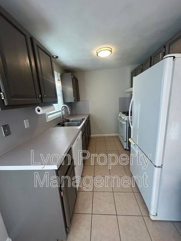 Townhouse for rent at 245 Mayfield Ave #3, Cranston, RI 02920