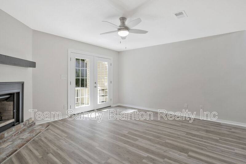 Townhouse for rent at 4221 Brookside Dr, Pensacola, FL 32503