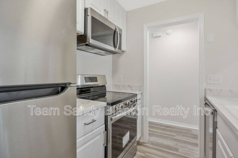 Townhouse for rent at 4221 Brookside Dr, Pensacola, FL 32503