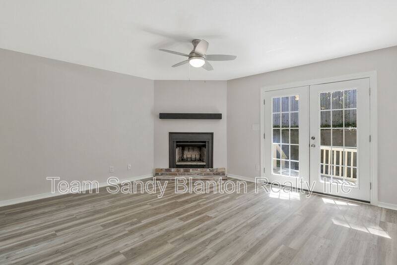 Townhouse for rent at 4221 Brookside Dr, Pensacola, FL 32503