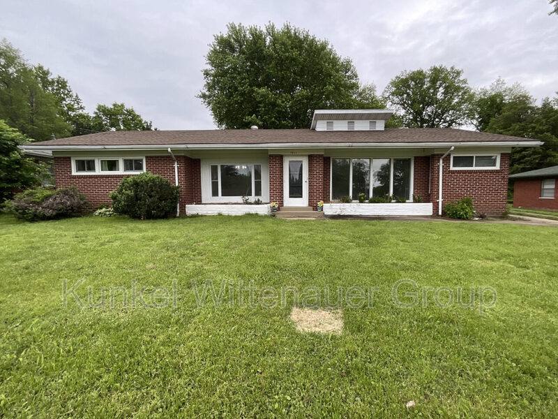 House for rent at 7911 W Main St, Belleville, IL 62223
