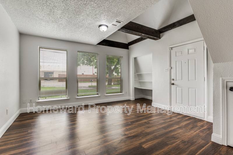 Apartment for rent at 809 E Pioneer Dr, Irving, TX 75061