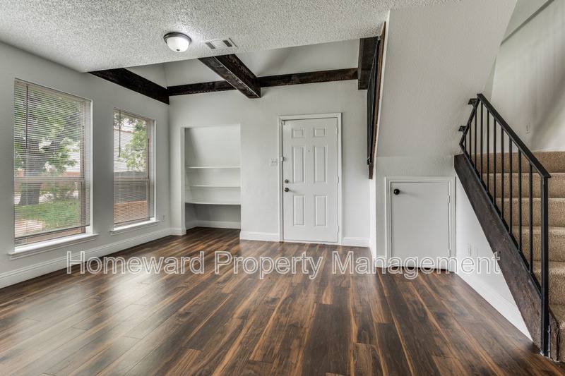 Apartment for rent at 809 E Pioneer Dr, Irving, TX 75061