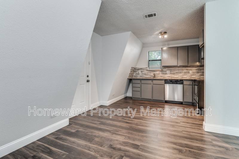 Apartment for rent at 809 E Pioneer Dr, Irving, TX 75061