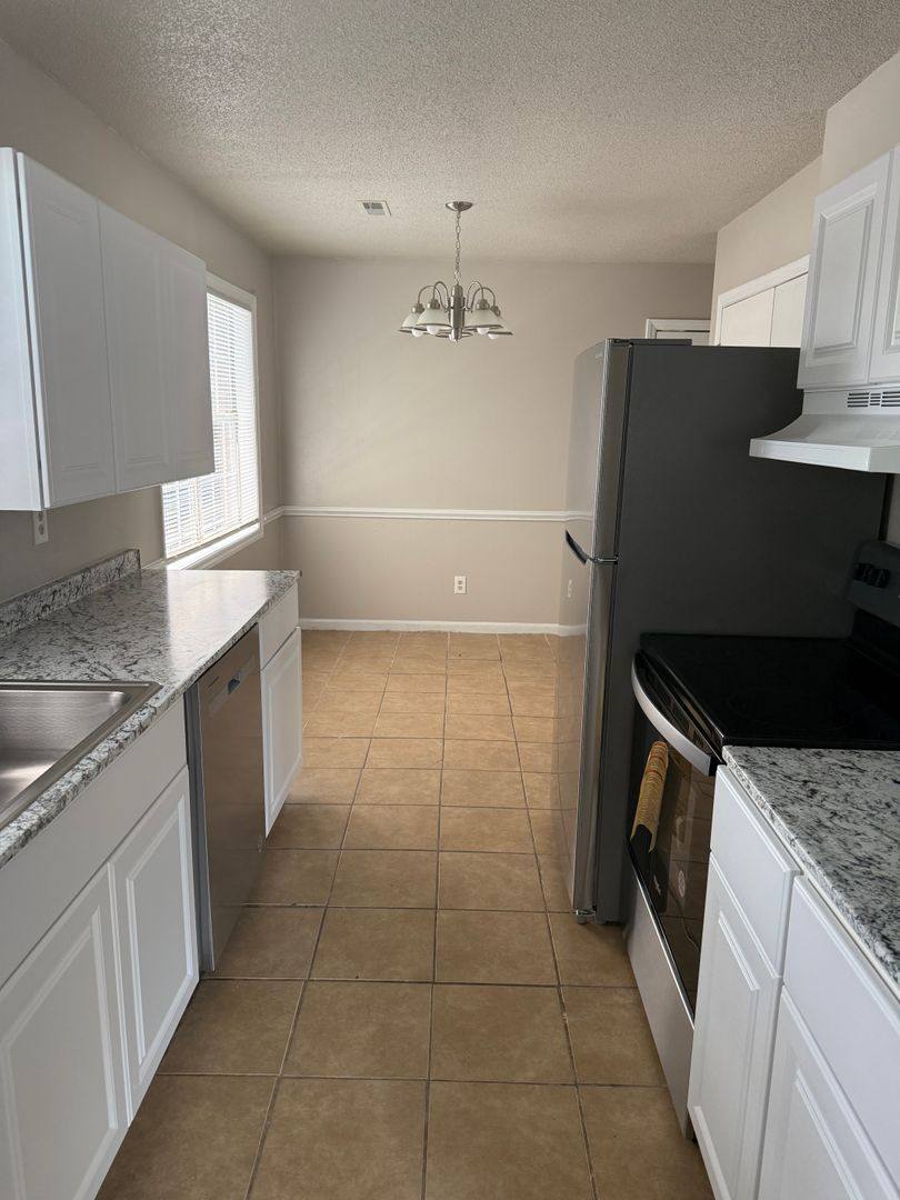 Apartment for rent at 3527 Lynhaven Dr, Greensboro, NC 27406