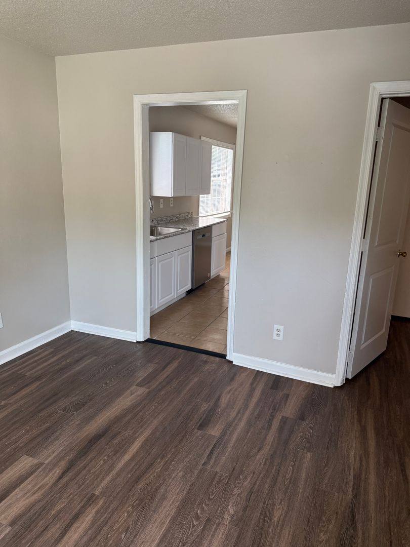 Apartment for rent at 3527 Lynhaven Dr, Greensboro, NC 27406