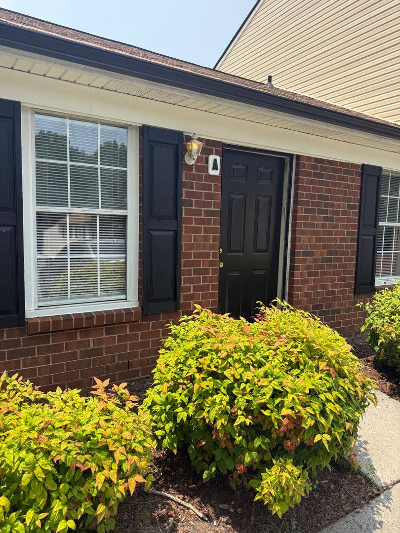 Apartment for rent at 3527 Lynhaven Dr, Greensboro, NC 27406