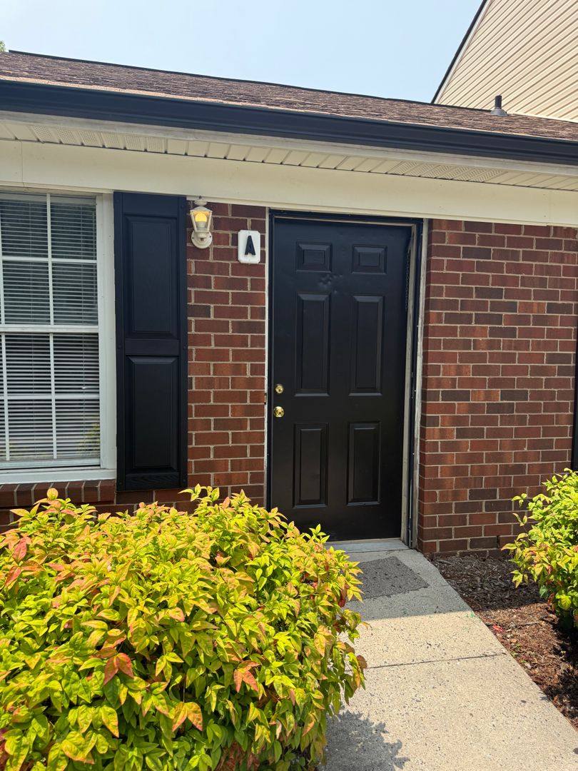 Apartment for rent at 3527 Lynhaven Dr, Greensboro, NC 27406