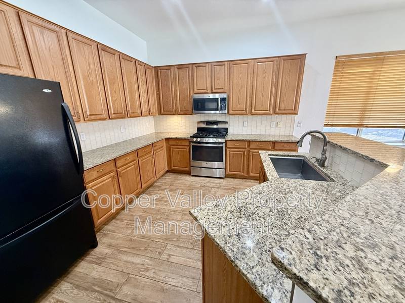 House for rent at 6853 W Remuda Dr, Peoria, AZ 85383