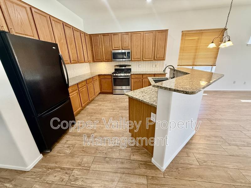House for rent at 6853 W Remuda Dr, Peoria, AZ 85383