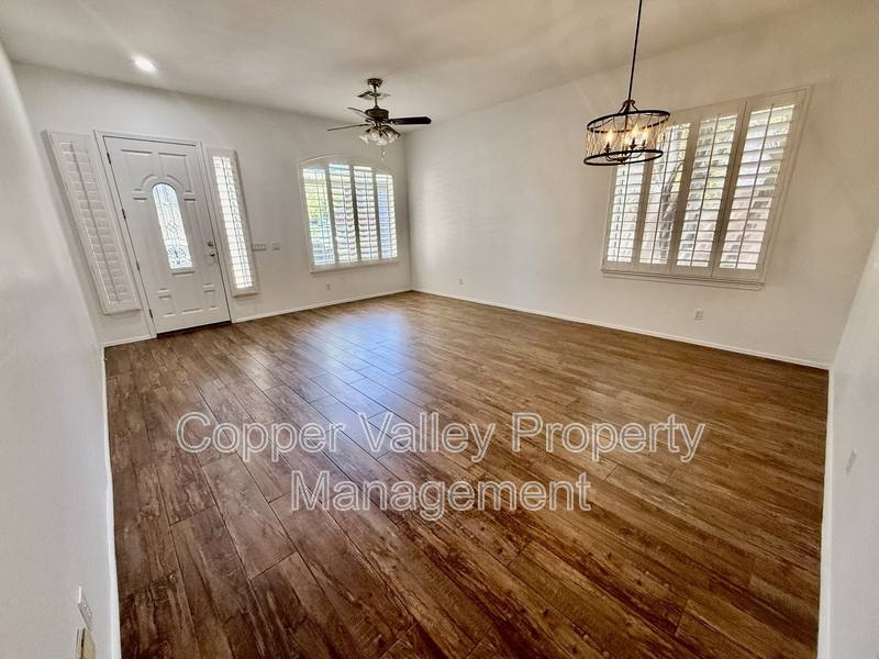 House for rent at 6853 W Remuda Dr, Peoria, AZ 85383