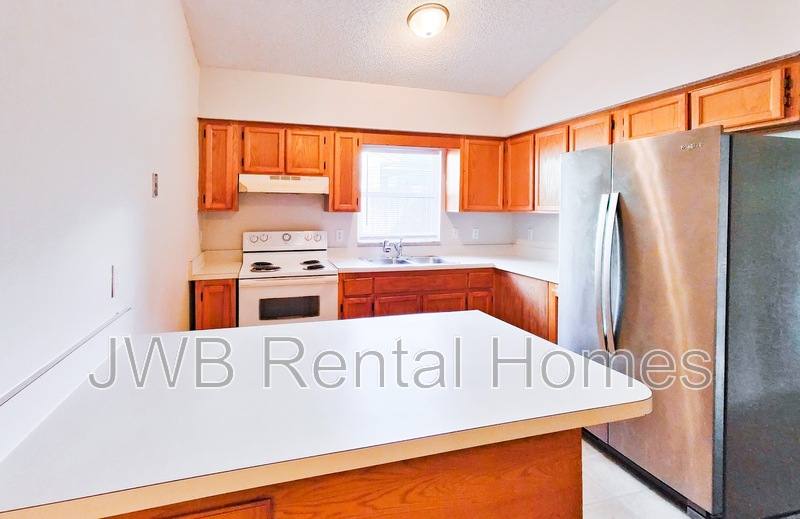 Townhouse for rent at 1406 Ellis Trace Dr W, Jacksonville, FL 32205