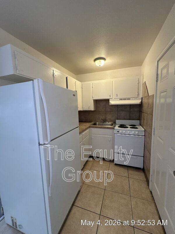 Apartment for rent at 331 E Elm St #1, Hanford, CA 93230