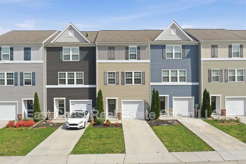 Townhouse for rent at 202 Magellan Dr, Martinsburg, WV 25404