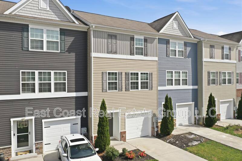 Townhouse for rent at 202 Magellan Dr, Martinsburg, WV 25404