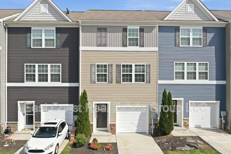 Townhouse for rent at 202 Magellan Dr, Martinsburg, WV 25404