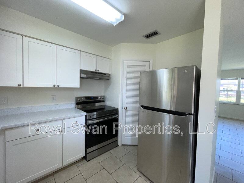 Condo for rent at 1920 E Edgewood Dr #N-1, Lakeland, FL 33803