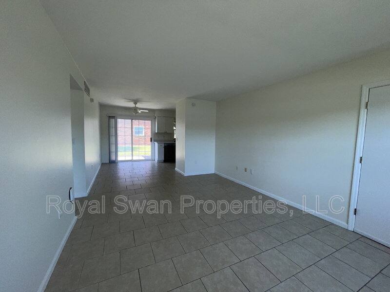 Condo for rent at 1920 E Edgewood Dr #N-1, Lakeland, FL 33803