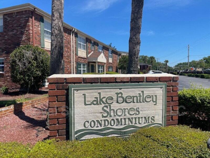 Condo for rent at 1920 E Edgewood Dr #N-1, Lakeland, FL 33803