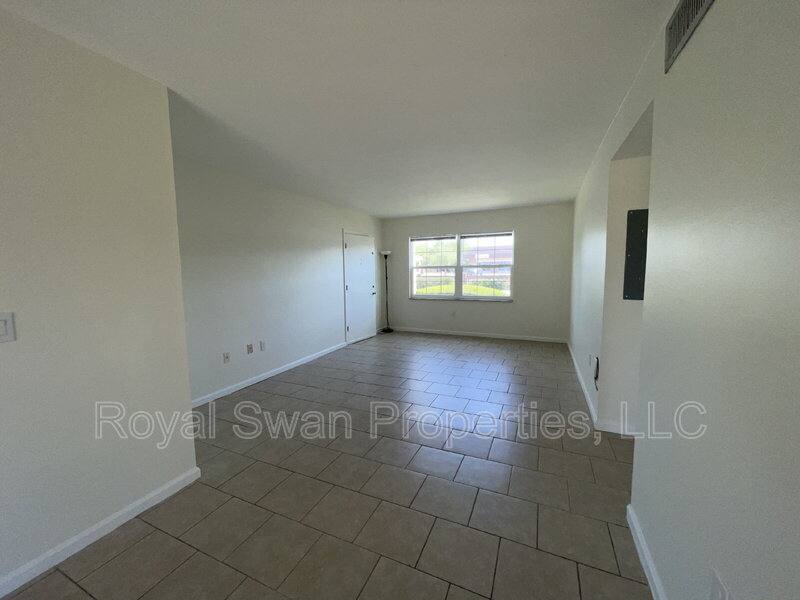 Condo for rent at 1920 E Edgewood Dr #N-1, Lakeland, FL 33803