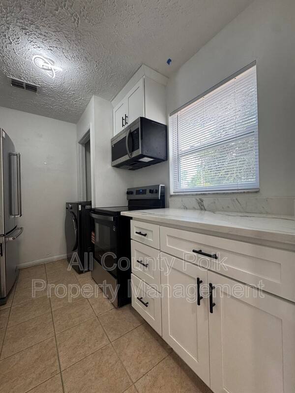 Apartment for rent at 3020 Galaxy Lane, Lakeland, FL 33801