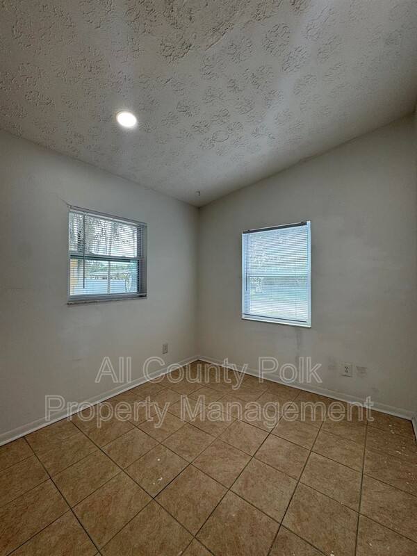 Apartment for rent at 3020 Galaxy Lane, Lakeland, FL 33801