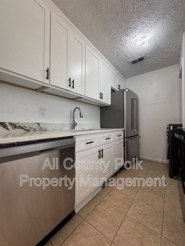 Apartment for rent at 3020 Galaxy Lane, Lakeland, FL 33801