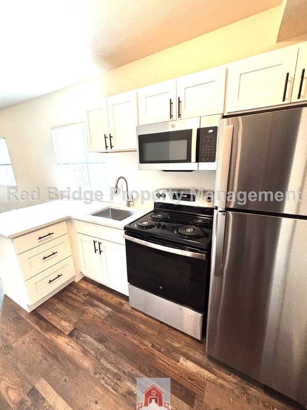 Apartment for rent at 1607 SW Montgomery St #6, Portland, OR 97201