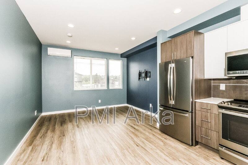 Townhouse for rent at 1919 25th Ave S #B, Seattle, WA 98144