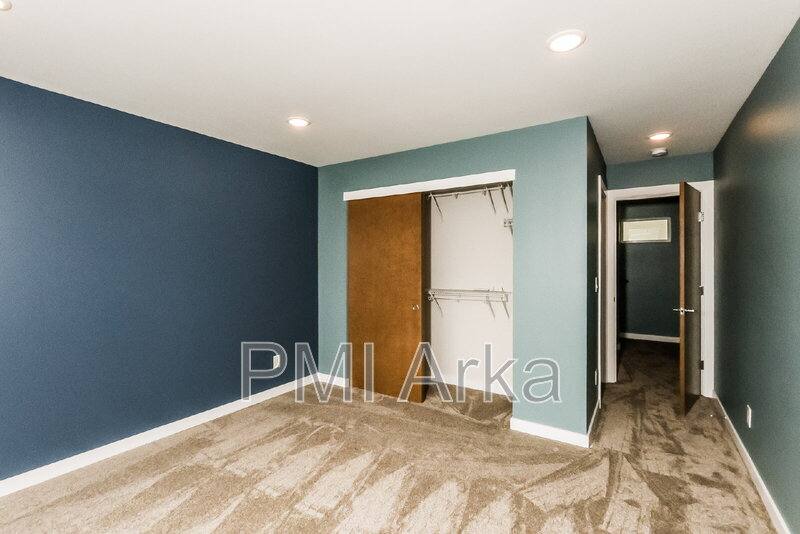 Townhouse for rent at 1919 25th Ave S #B, Seattle, WA 98144