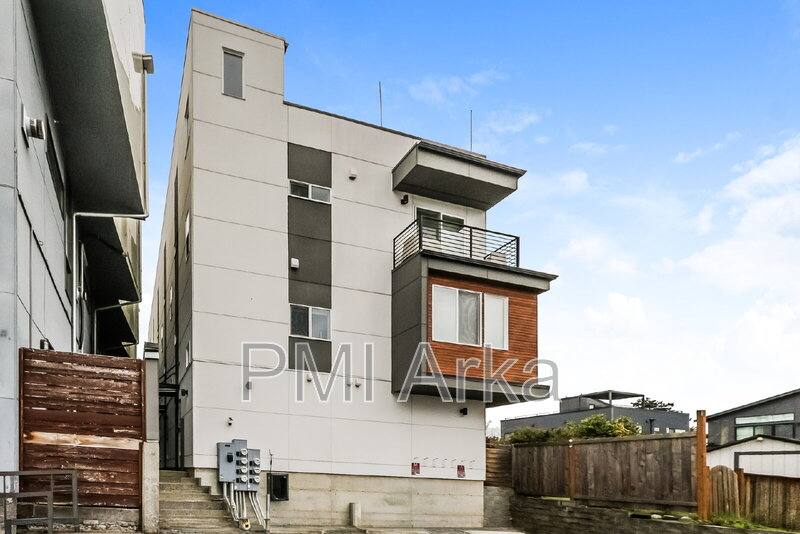 Townhouse for rent at 1919 25th Ave S #B, Seattle, WA 98144