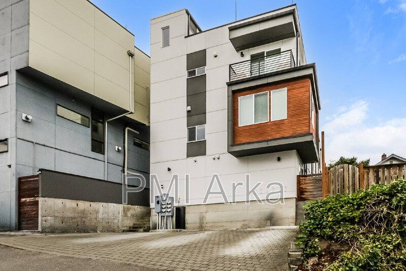 Townhouse for rent at 1919 25th Ave S #B, Seattle, WA 98144