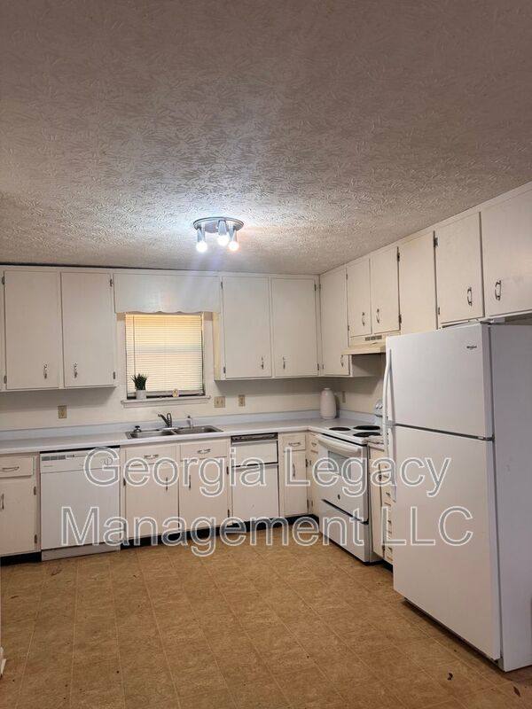 House for rent at 1122 Sweetwater Circle, Athens, GA 30606
