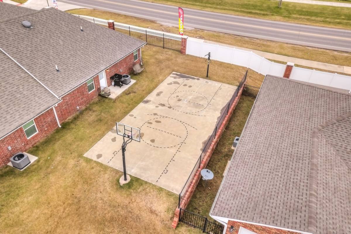 Townhouse for rent at 1701 W Macarthur, Shawnee, OK 74804