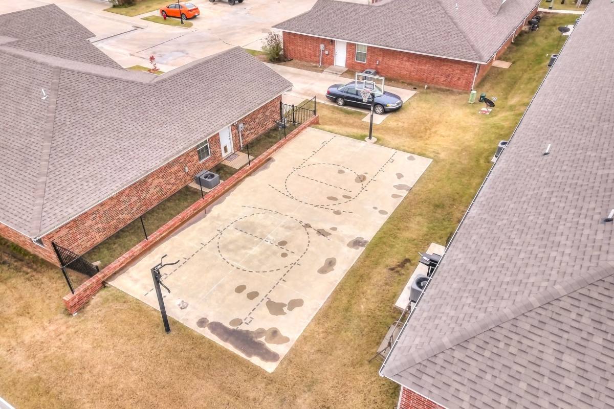 Townhouse for rent at 1701 W Macarthur, Shawnee, OK 74804