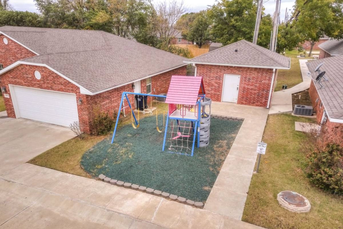 Townhouse for rent at 1701 W Macarthur, Shawnee, OK 74804