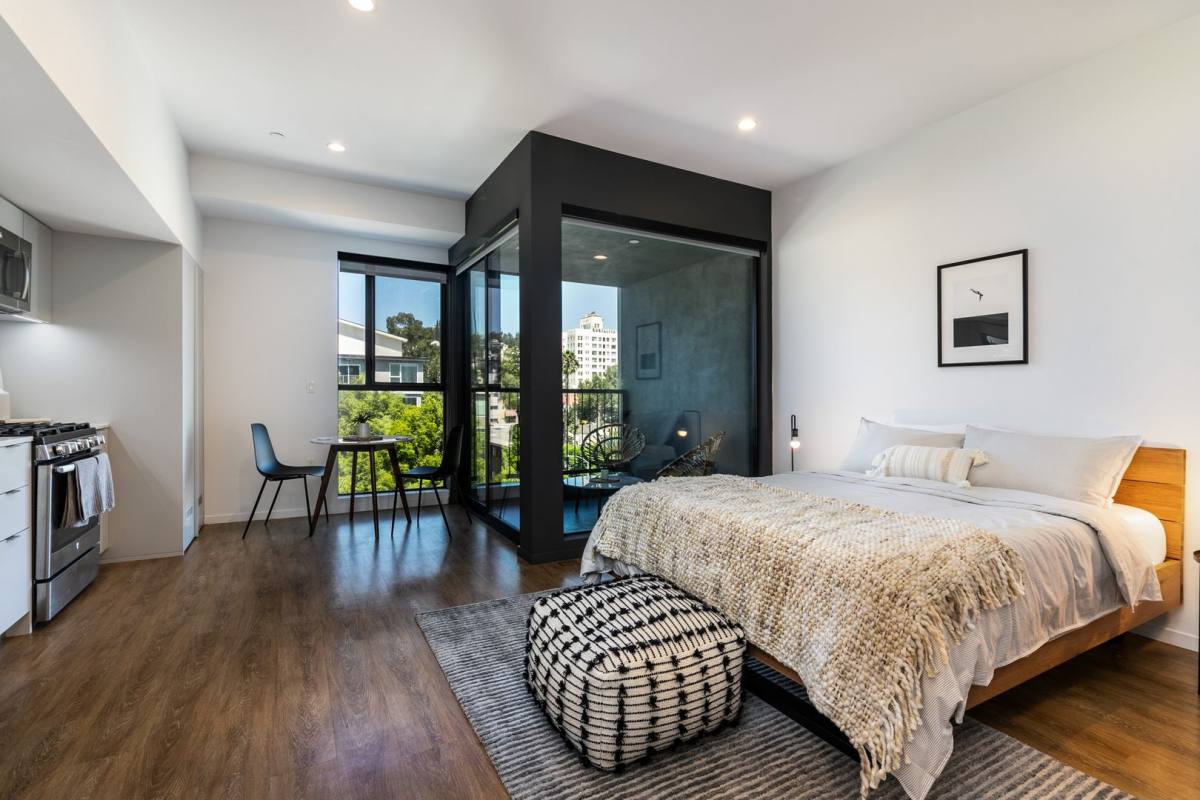 Apartment for rent at 1737 N Las Palmas Ave, Los Angeles, CA 90028