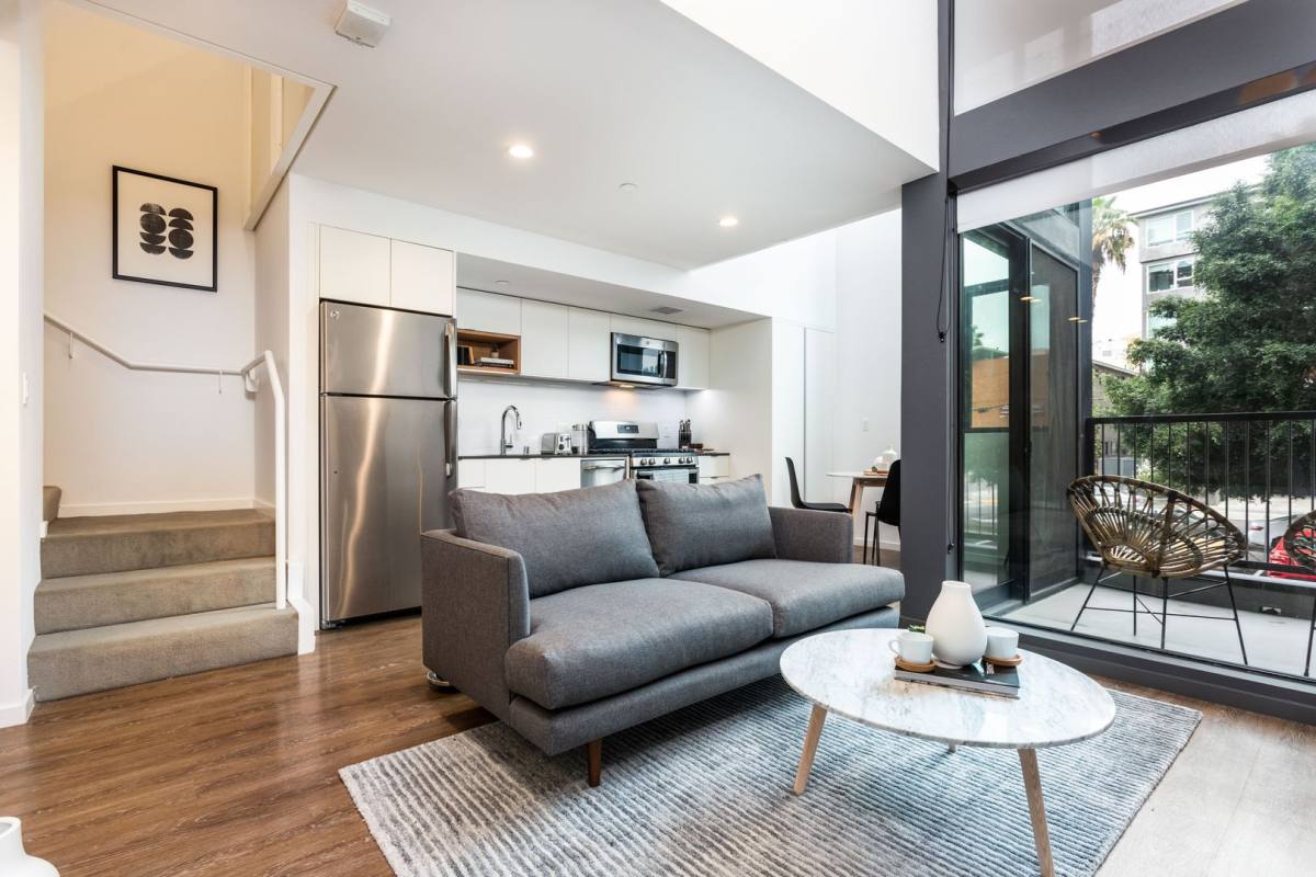 Apartment for rent at 1737 N Las Palmas Ave, Los Angeles, CA 90028