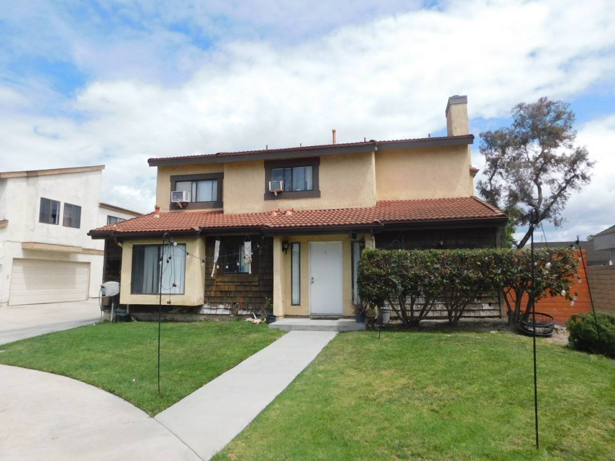 Apartment for rent at 7961 Moonshadow Circle, Huntington Beach, CA 92647