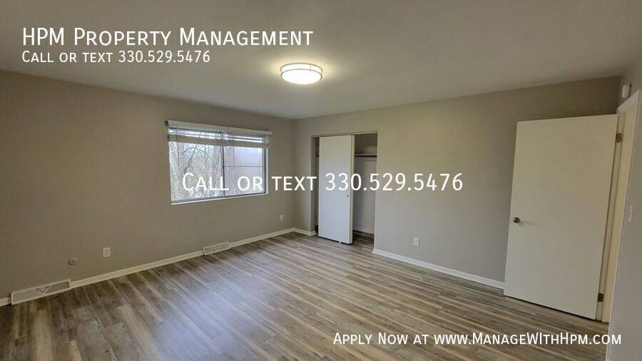 Townhouse for rent at 72 S Thomas Rd #12, Tallmadge, OH 44278