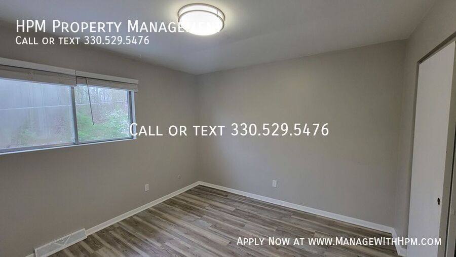 Townhouse for rent at 72 S Thomas Rd #12, Tallmadge, OH 44278