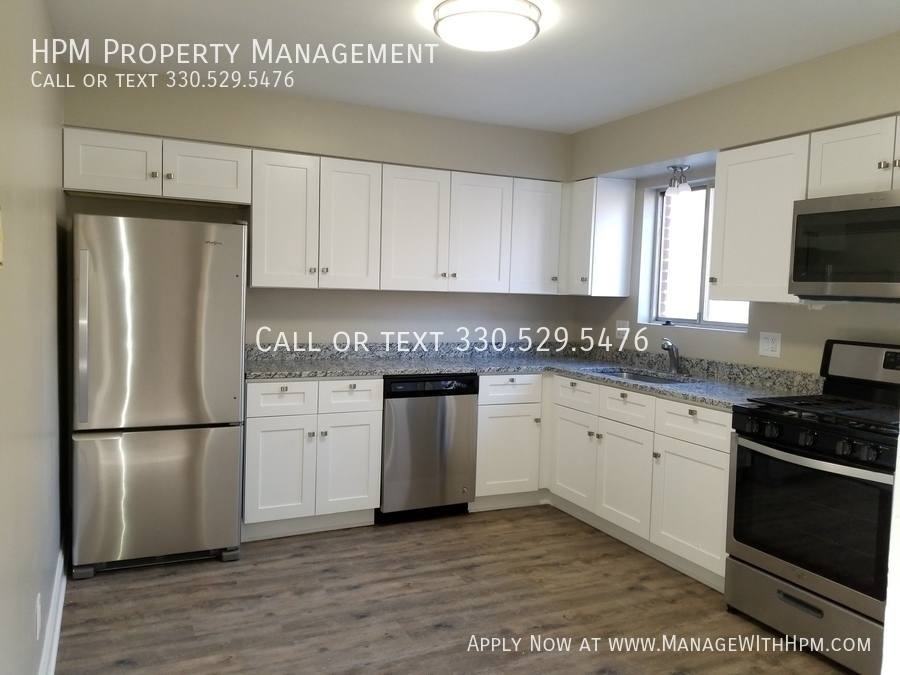 Townhouse for rent at 72 S Thomas Rd #12, Tallmadge, OH 44278