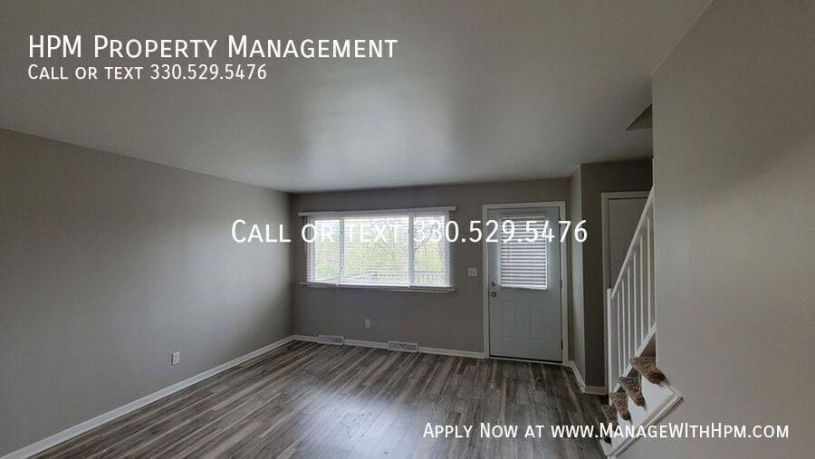 Townhouse for rent at 72 S Thomas Rd #12, Tallmadge, OH 44278