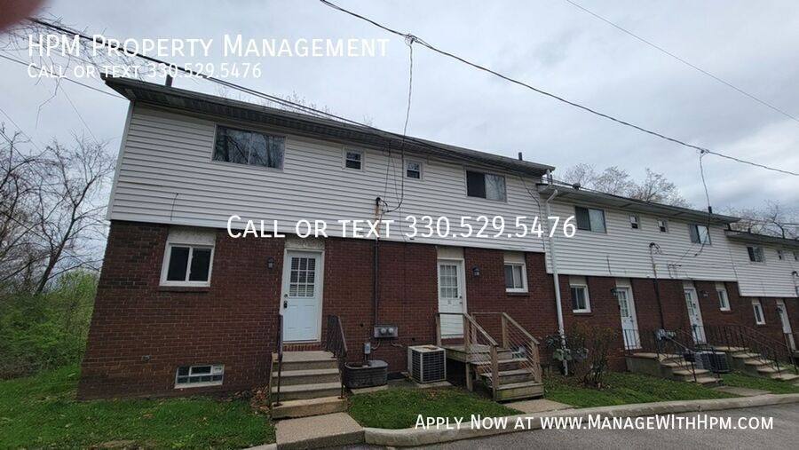 Townhouse for rent at 72 S Thomas Rd #12, Tallmadge, OH 44278