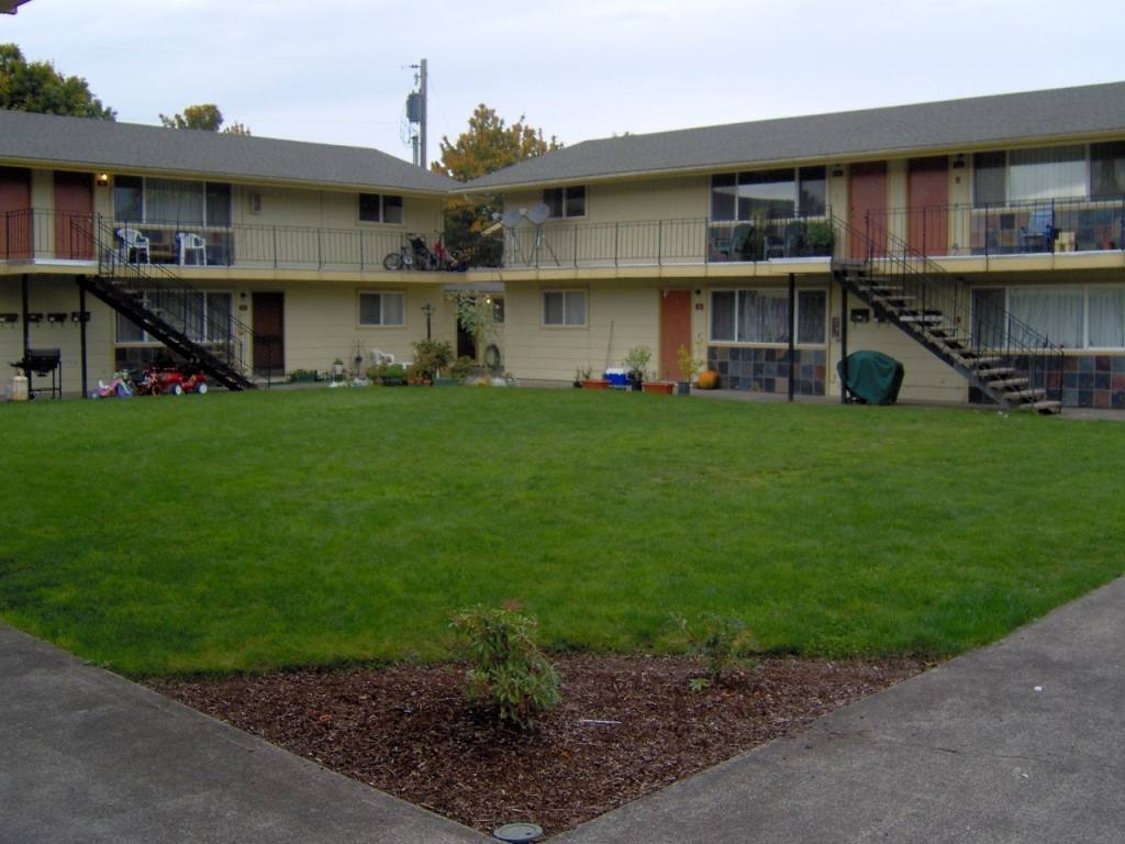 Apartment for rent at 151-201 Maple St, Junction City, OR 97448
