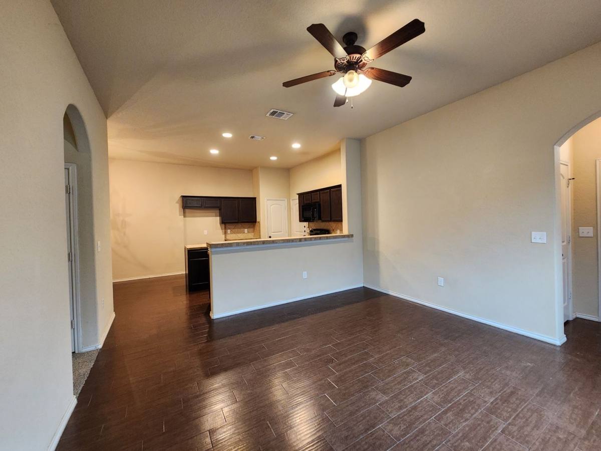 House for rent at 712 Creekside Circle, New Braunfels, TX 78130