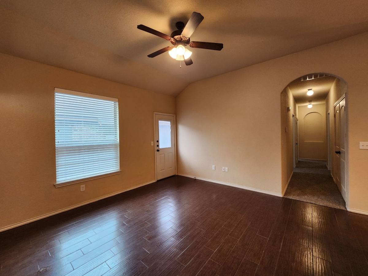 House for rent at 712 Creekside Circle, New Braunfels, TX 78130
