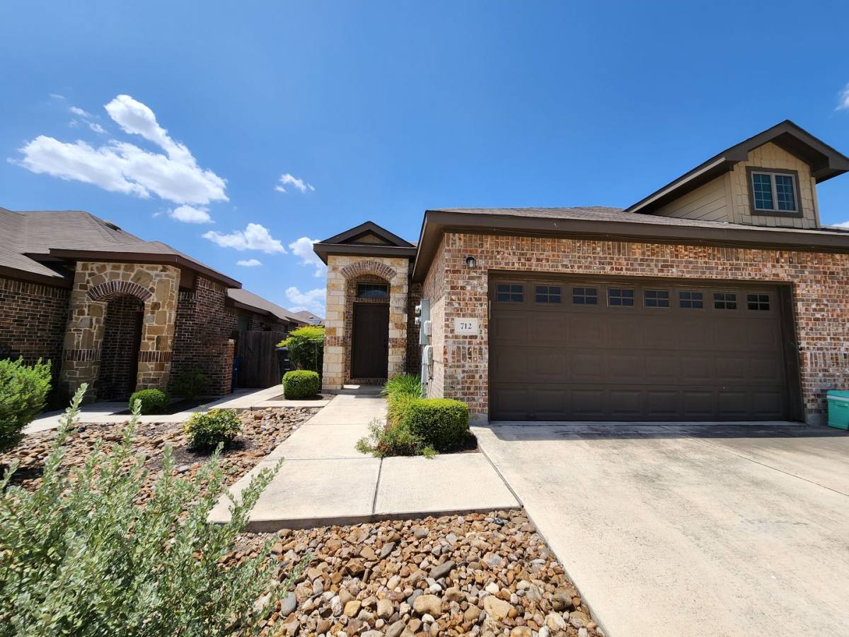 House for rent at 712 Creekside Circle, New Braunfels, TX 78130