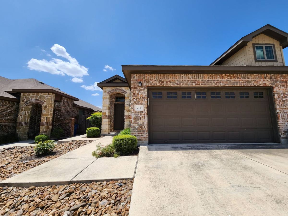 House for rent at 712 Creekside Circle, New Braunfels, TX 78130